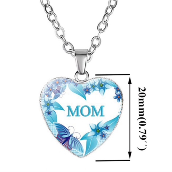 Dainty Mom Engraved Heart Pendant Necklace - Picture 7 of 8